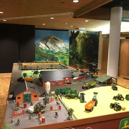 With Mountain View In The Vacation Center 아파트 *